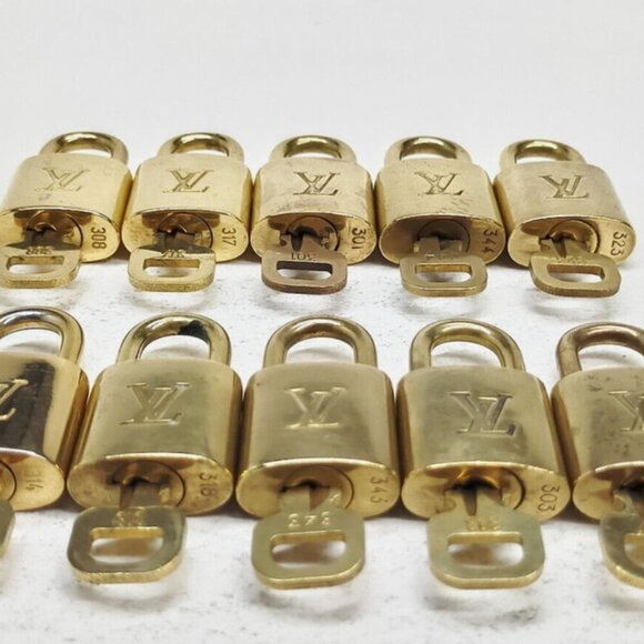 🔐 1 Louis Vuitton LV Padlock Lock + Key Set  for Luggage or Necklace - Picture 3 of 11
